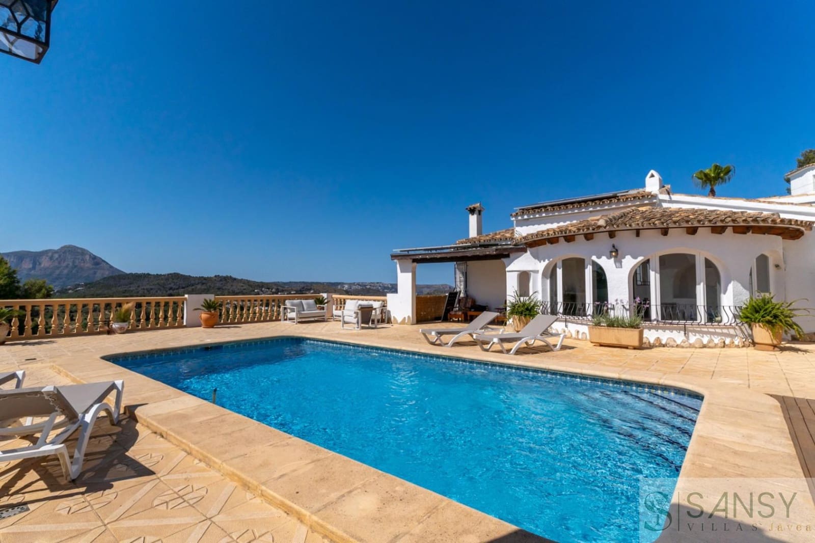 4 makuuhuone Huvila myytävänä paikassa Javea / Xabia mukana uima-altaan 
autotalli - 890 000 € (Ref: 9118445)