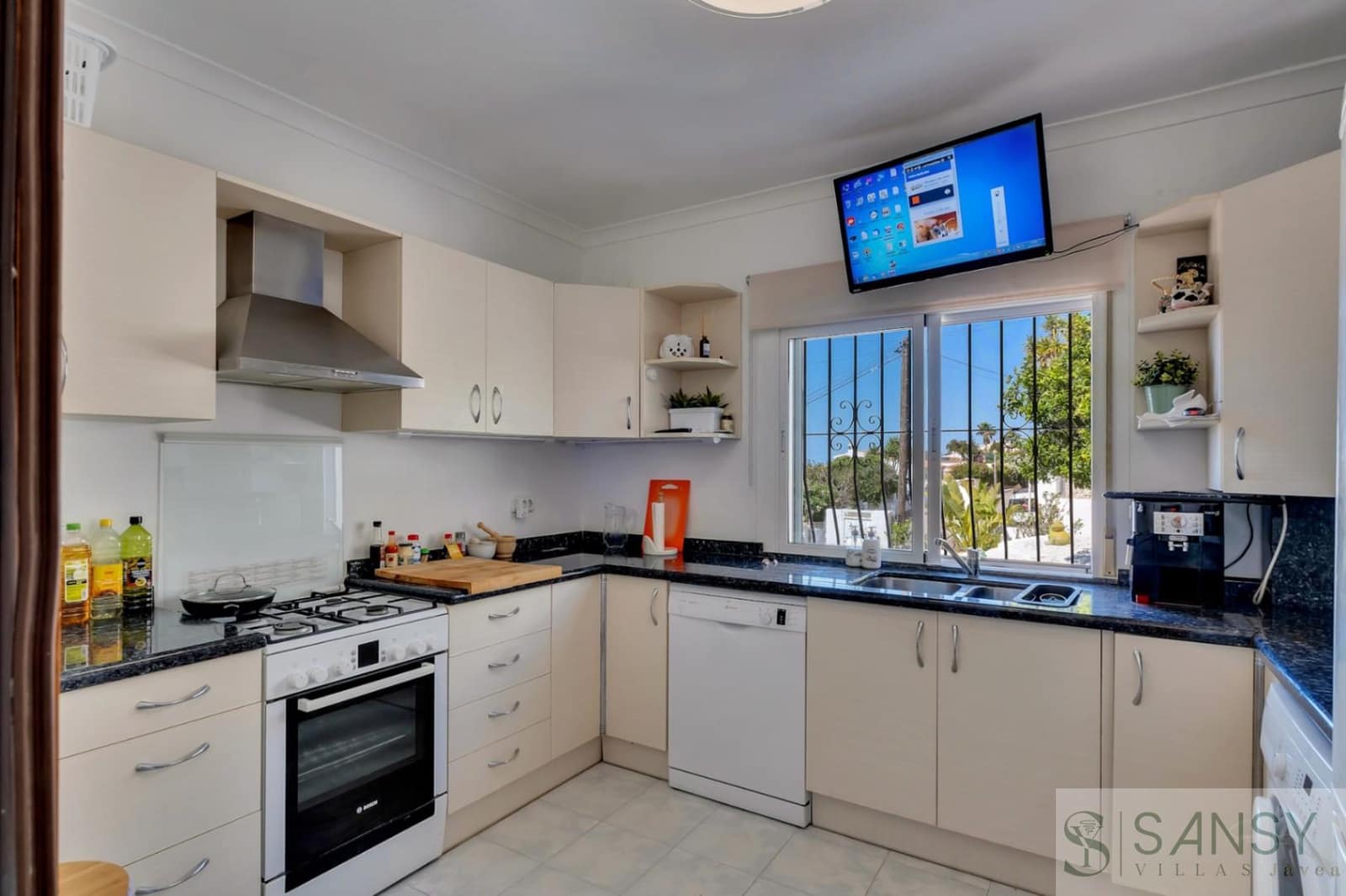 4 makuuhuone Huvila myytävänä paikassa Javea / Xabia mukana uima-altaan 
autotalli - 890 000 € (Ref: 9118445)