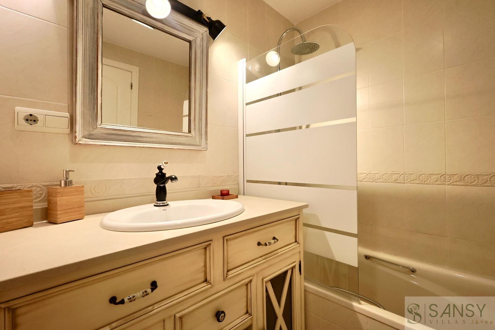 2 slaapkamer Appartement te koop in Javea / Xabia met garage - € 410.000 (Ref: 9159122)