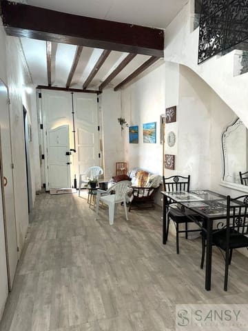 4 bedroom Semi-detached Villa for sale in Piles - € 120,000 (Ref: 9163306)
