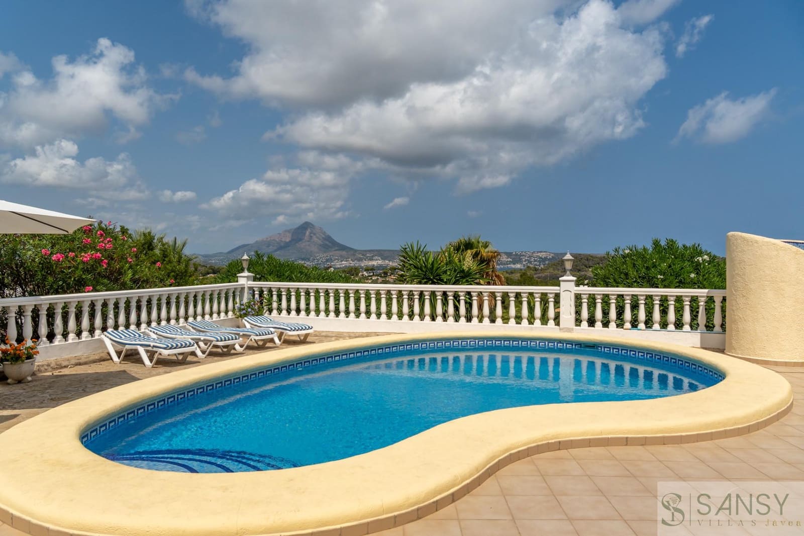 3 chambre Villa/Maison à vendre à Javea / Xabia avec piscine garage - 850 000 € (Ref: 9230242)