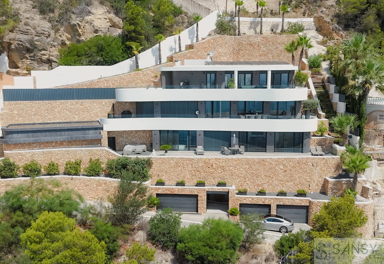 3 soveværelse Villa til salg i Ambolo med swimmingpool garage - € 4.250.000 (Ref: 9230243)