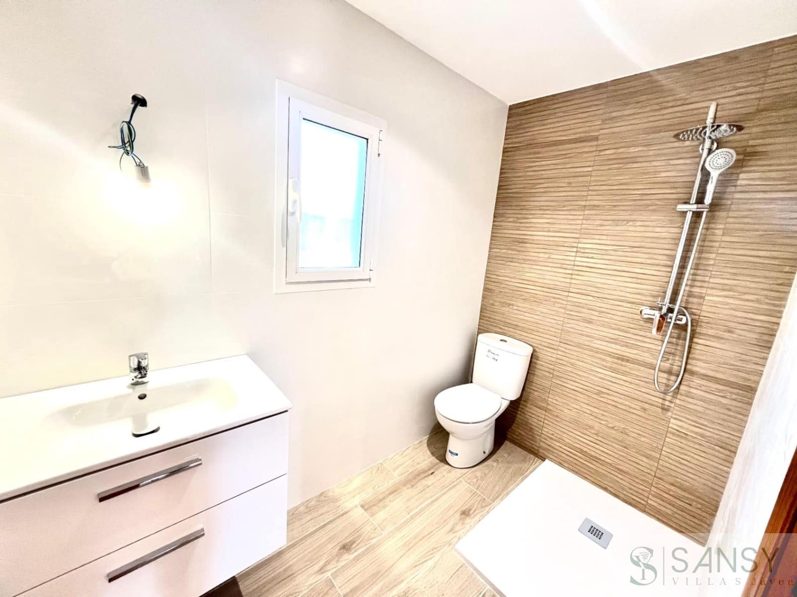 4 soveværelse Villa til salg i Arenal med garage - € 519.000 (Ref: 9306195)