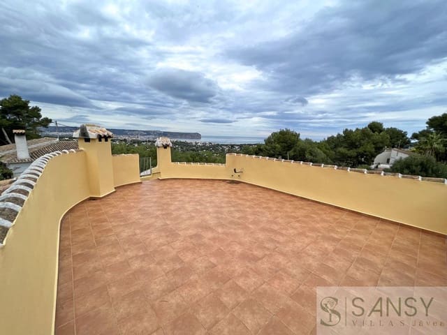 4 slaapkamer Villa te koop in Centro ciudad, Javea / Xàbia met zwembad garage - € 875.000 (Ref: 9306199)