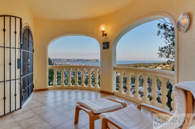 3 slaapkamer Villa te koop in Centro ciudad, Javea / Xàbia met zwembad garage - € 1.095.000 (Ref: 9306201)