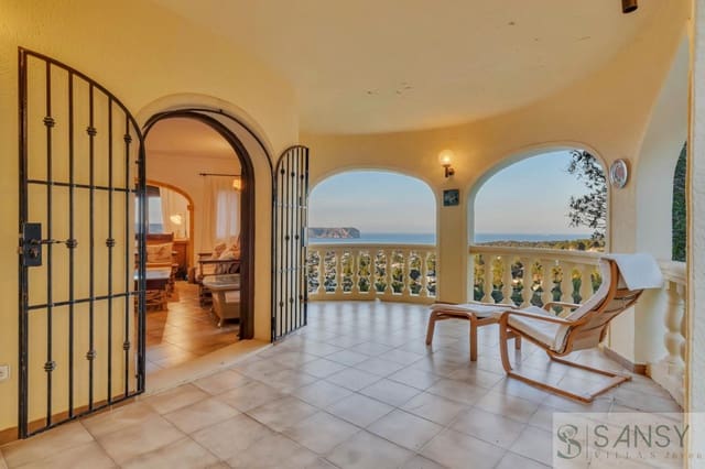 3 slaapkamer Villa te koop in Centro ciudad, Javea / Xàbia met zwembad garage - € 1.095.000 (Ref: 9306201)