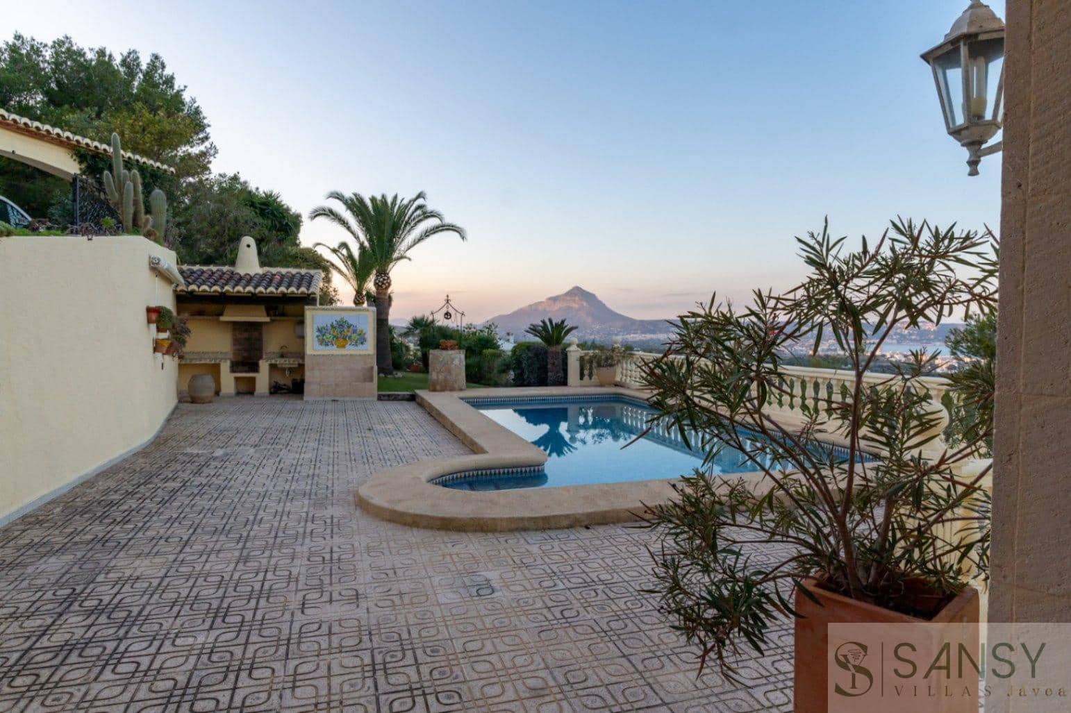 3 soverom Villa til salgs i Javea / Xabia med svømmebasseng garasje - € 1 095 000 (Ref: 9306201)