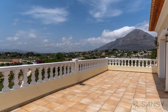 4 slaapkamer Villa te koop in Centro ciudad, Javea / Xàbia met zwembad garage - € 849.000 (Ref: 9306202)