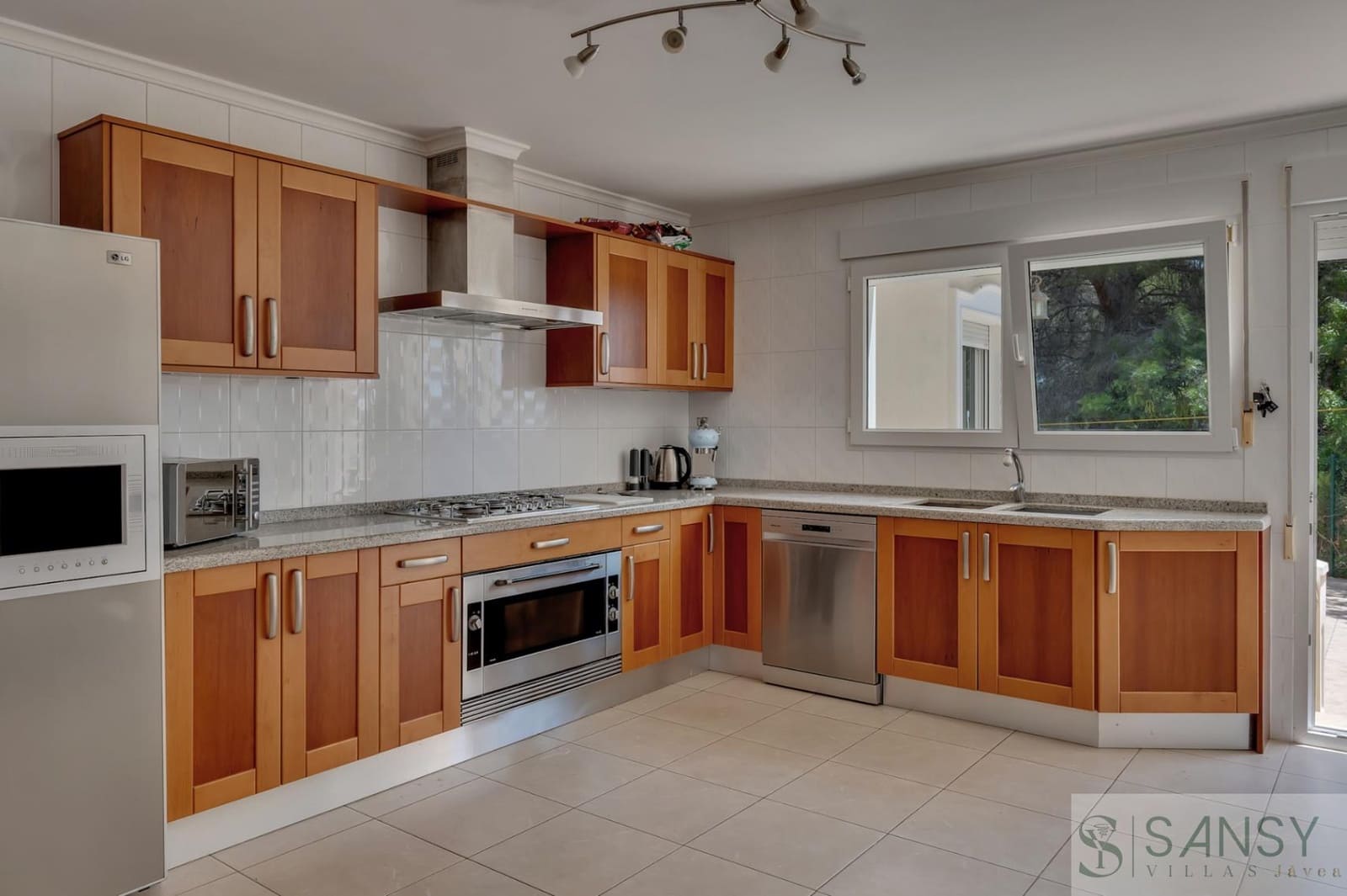 4 slaapkamer Villa te koop in Javea / Xabia met zwembad garage - € 849.000 (Ref: 9306202)