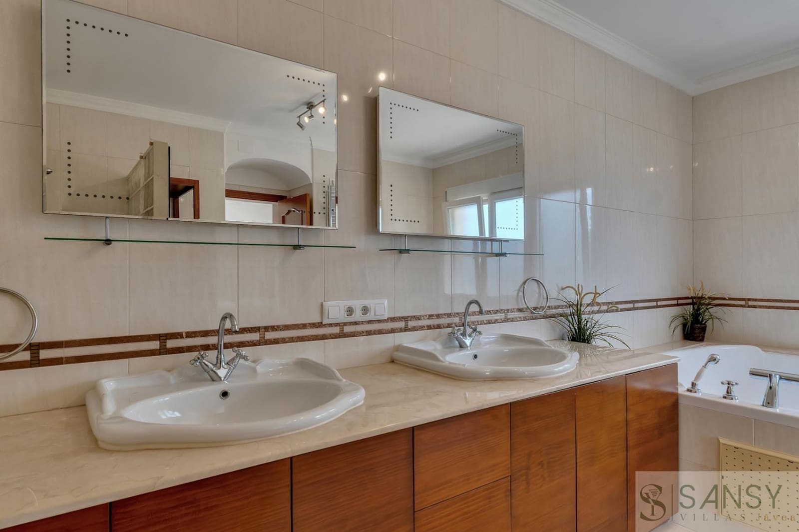 4 slaapkamer Villa te koop in Javea / Xabia met zwembad garage - € 849.000 (Ref: 9306202)