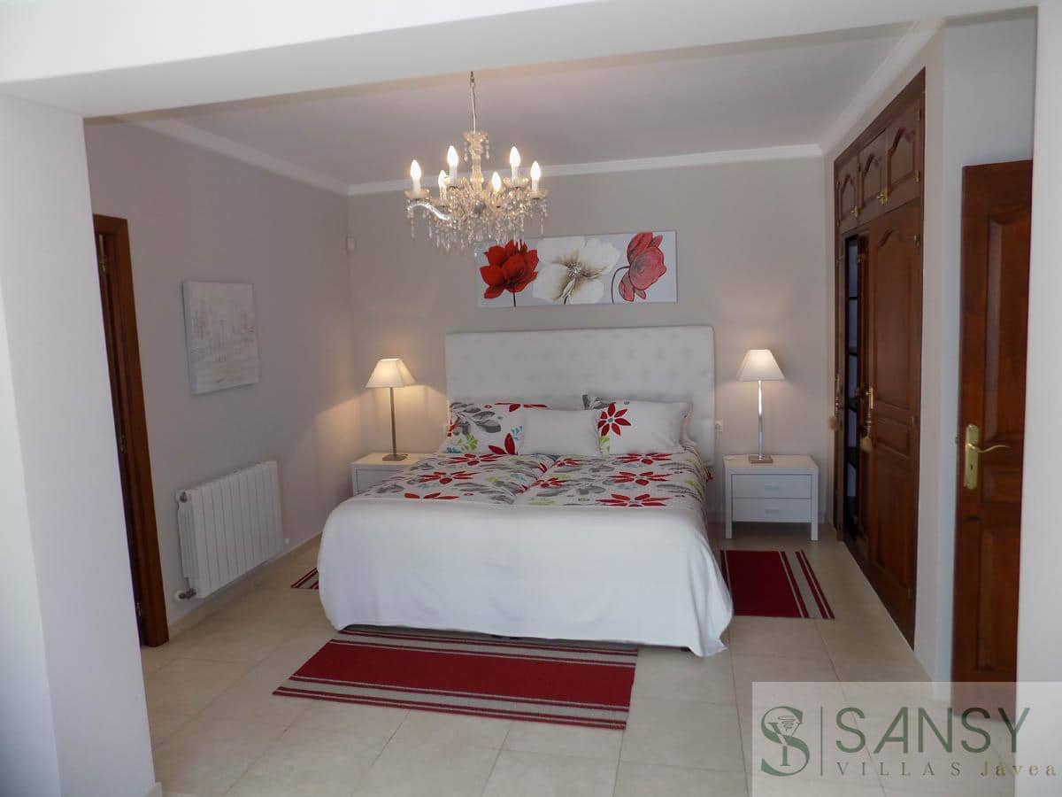 4 bedroom Villa for sale in Teulada-Moraira with pool garage - € 1,500,000 (Ref: 9306208)