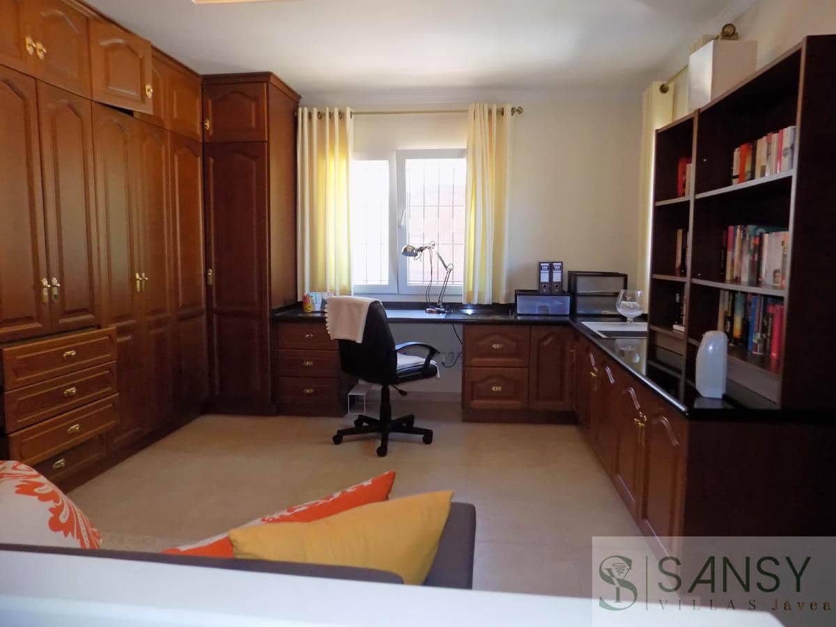 4 bedroom Villa for sale in Teulada-Moraira with pool garage - € 1,500,000 (Ref: 9306208)