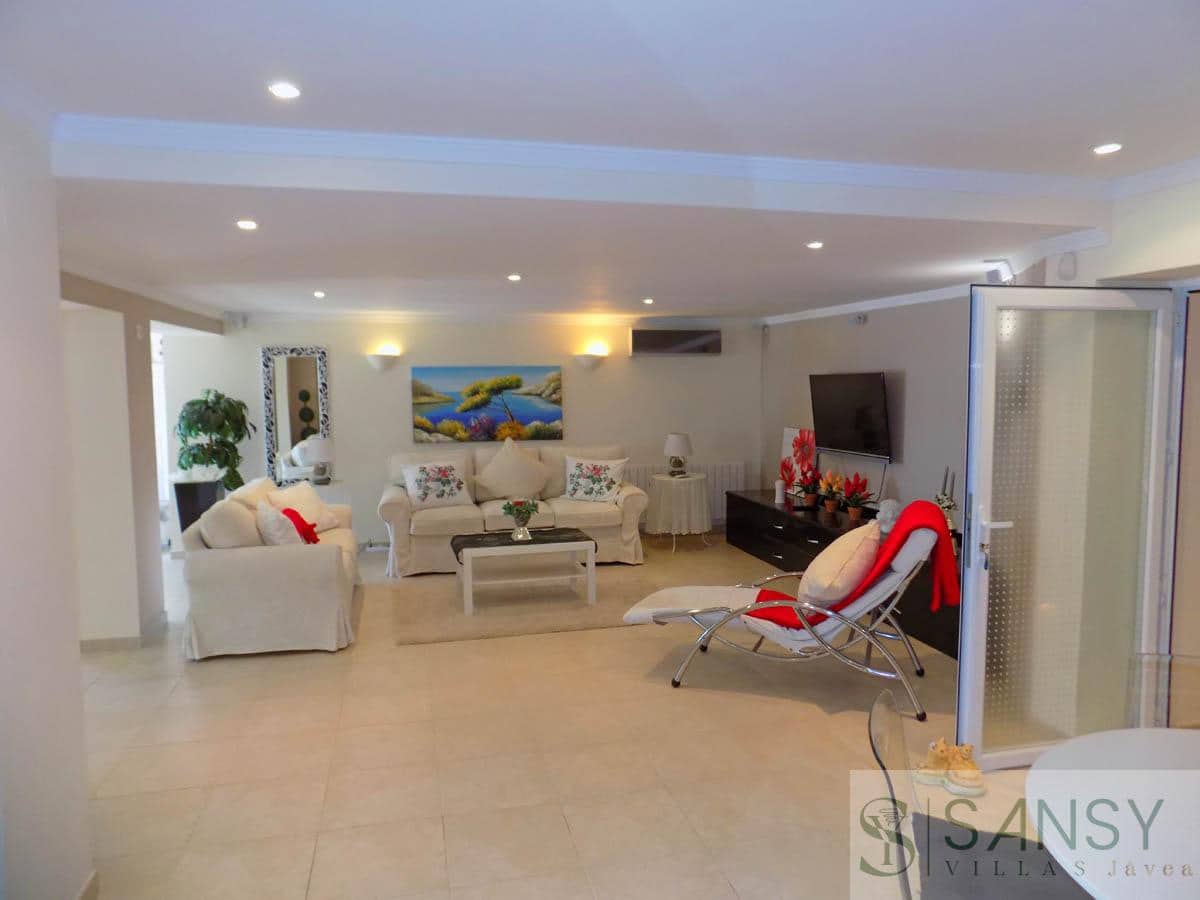 4 bedroom Villa for sale in Teulada-Moraira with pool garage - € 1,500,000 (Ref: 9306208)