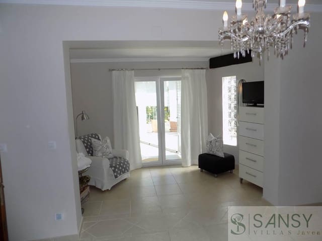 Chalet de 4 habitaciones en Moraira, Teulada-Moraira en venta con piscina garaje - 1.500.000 € (Ref: 9306208)