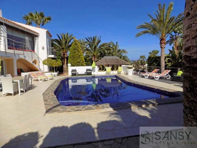 Chalet de 4 habitaciones en Moraira, Teulada-Moraira en venta con piscina garaje - 1.500.000 € (Ref: 9306208)