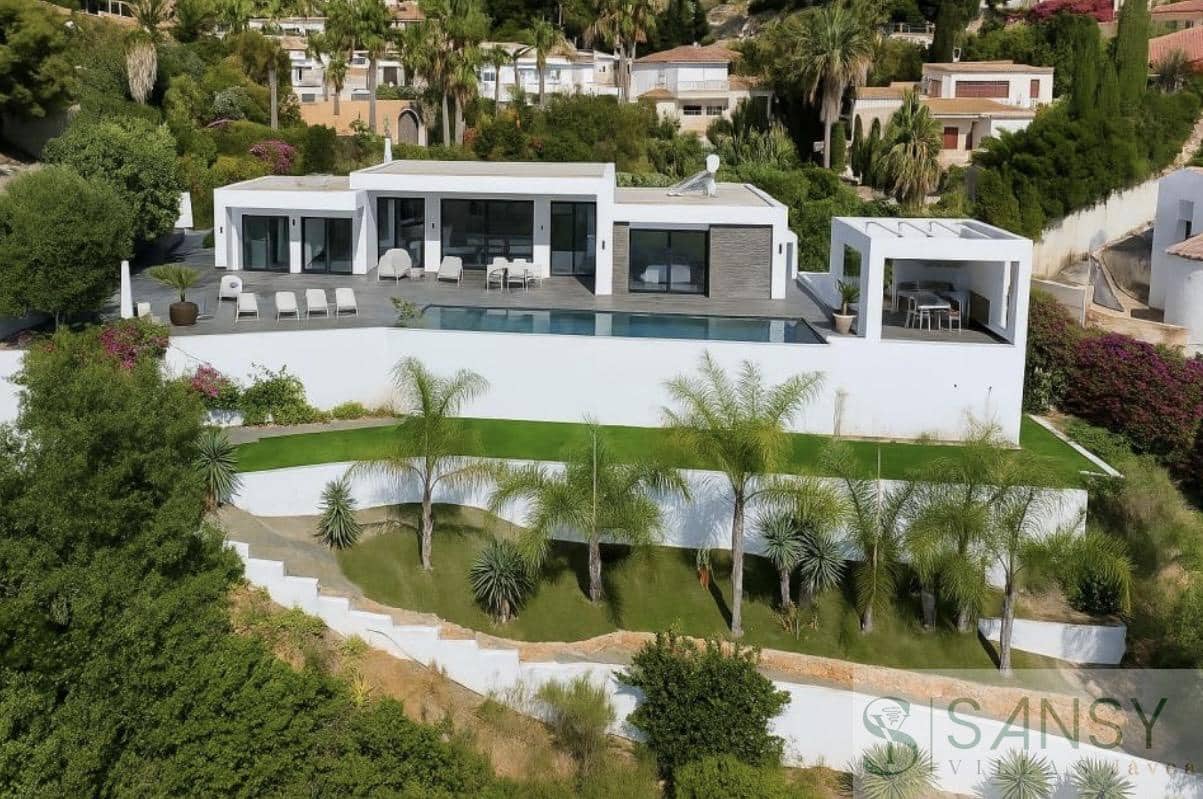 Chalet de 4 habitaciones en Teulada-Moraira en venta con piscina garaje - 1.495.000 € (Ref: 9306213)