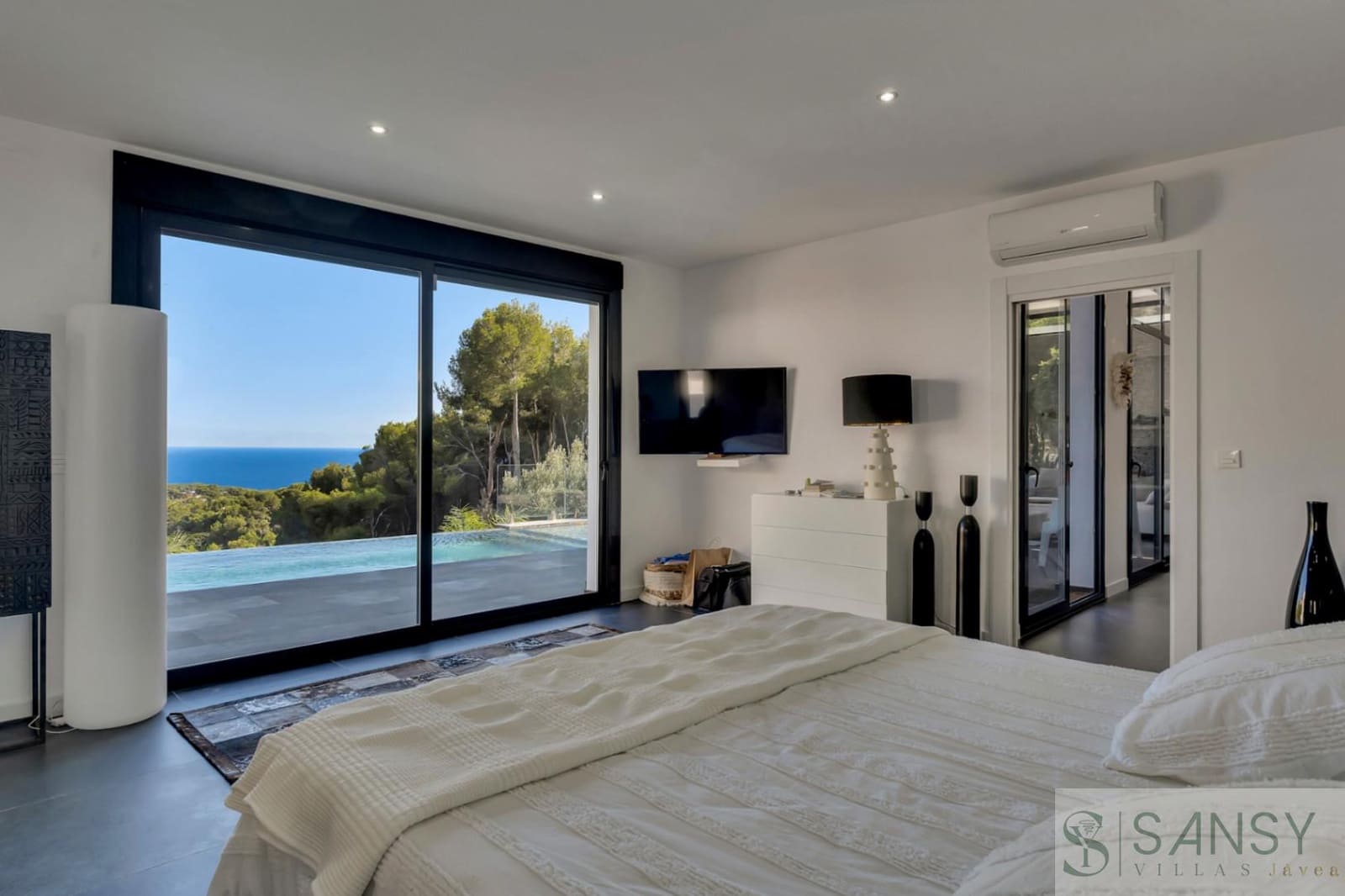 Chalet de 4 habitaciones en Teulada-Moraira en venta con piscina garaje - 1.495.000 € (Ref: 9306213)