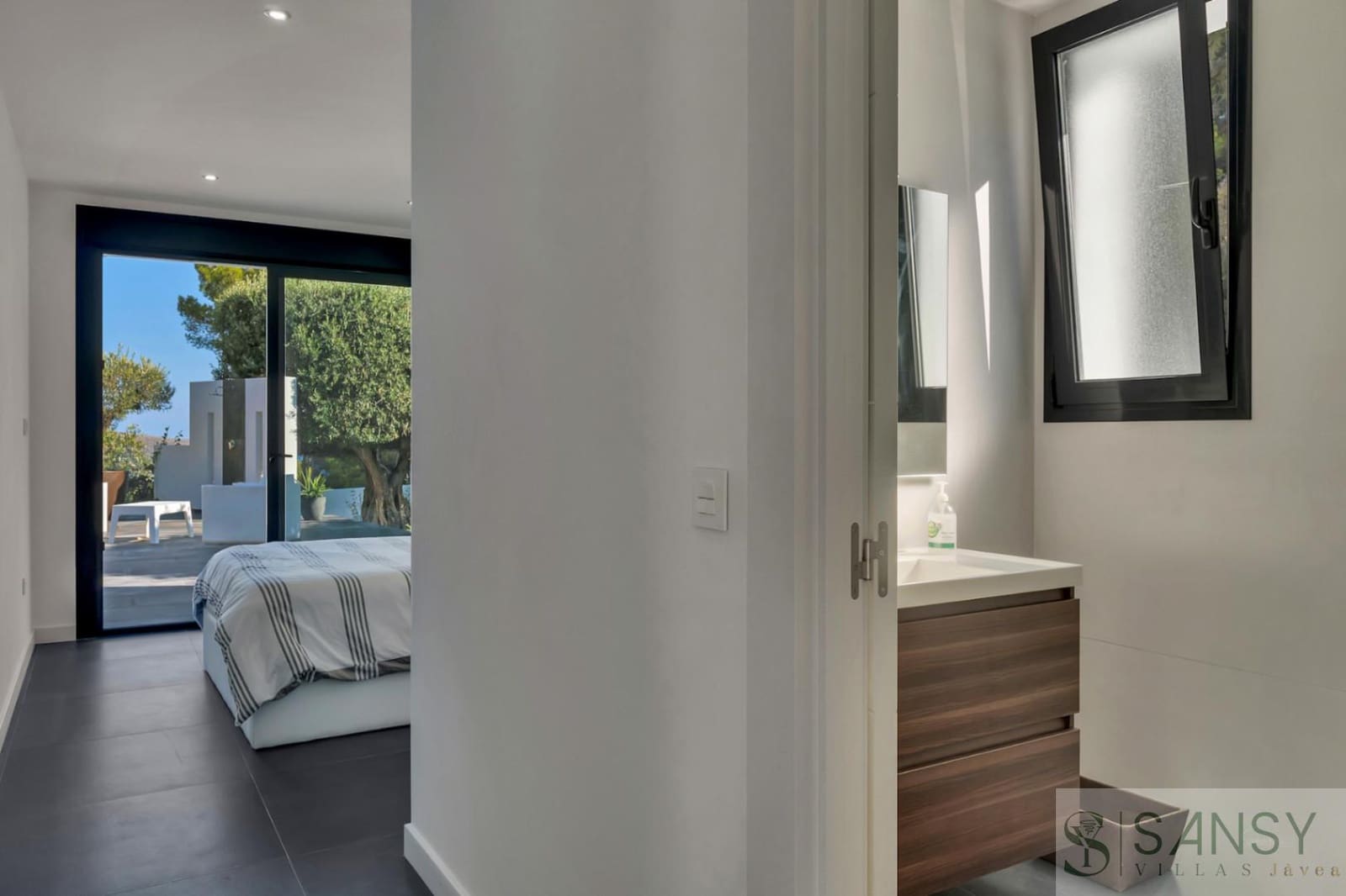 Chalet de 4 habitaciones en Teulada-Moraira en venta con piscina garaje - 1.495.000 € (Ref: 9306213)