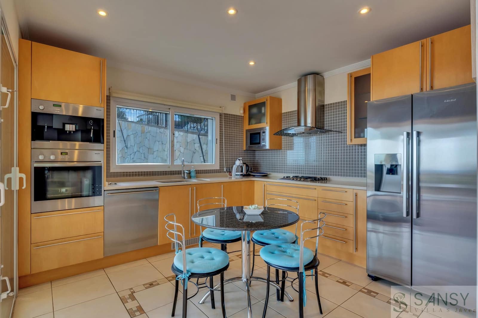 6 soveværelse Villa til salg i Javea / Xabia med swimmingpool garage - € 1.650.000 (Ref: 9352995)