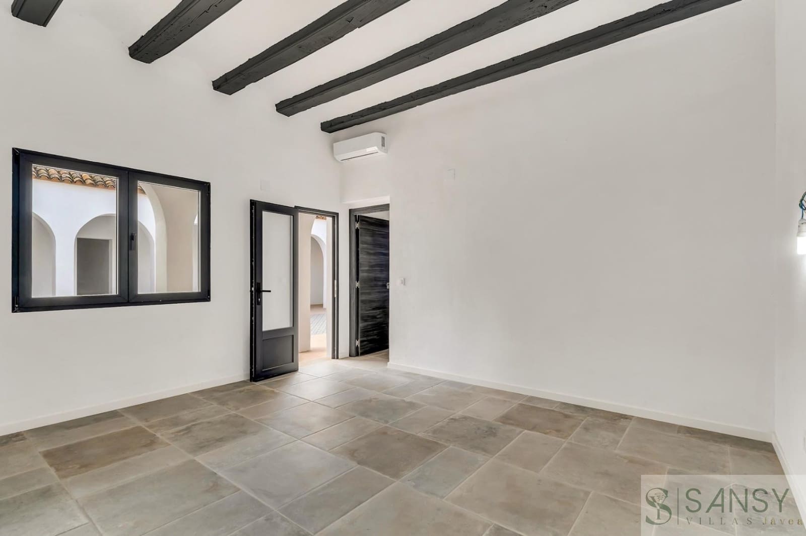 4 bedroom Villa for sale in Javea / Xabia with pool garage - € 1,600,000 (Ref: 9352996)