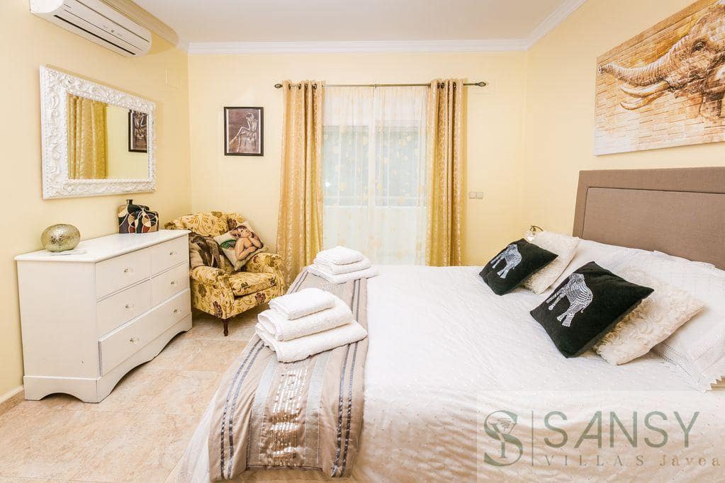 6 makuuhuone Huvila myytävänä paikassa Javea / Xabia mukana uima-altaan 
autotalli - 1 500 000 € (Ref: 9365992)