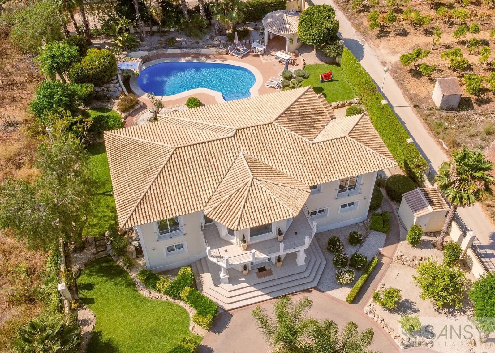 6 makuuhuone Huvila myytävänä paikassa Javea / Xabia mukana uima-altaan 
autotalli - 1 500 000 € (Ref: 9365992)