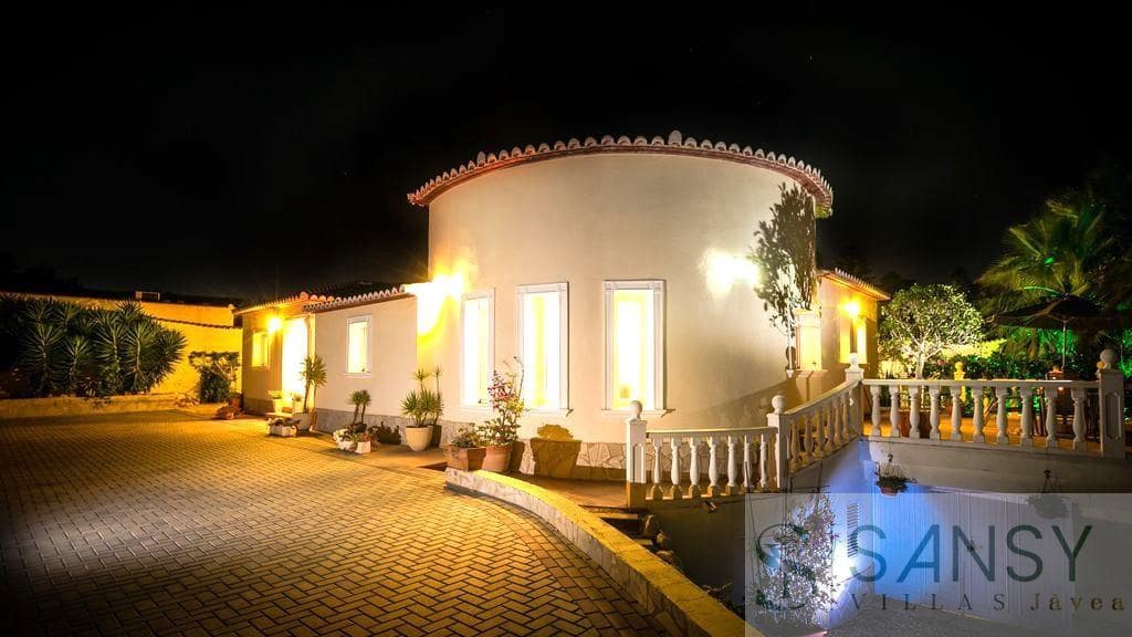 5 soveværelse Villa til salg i Javea / Xabia med swimmingpool - € 750.000 (Ref: 9371518)