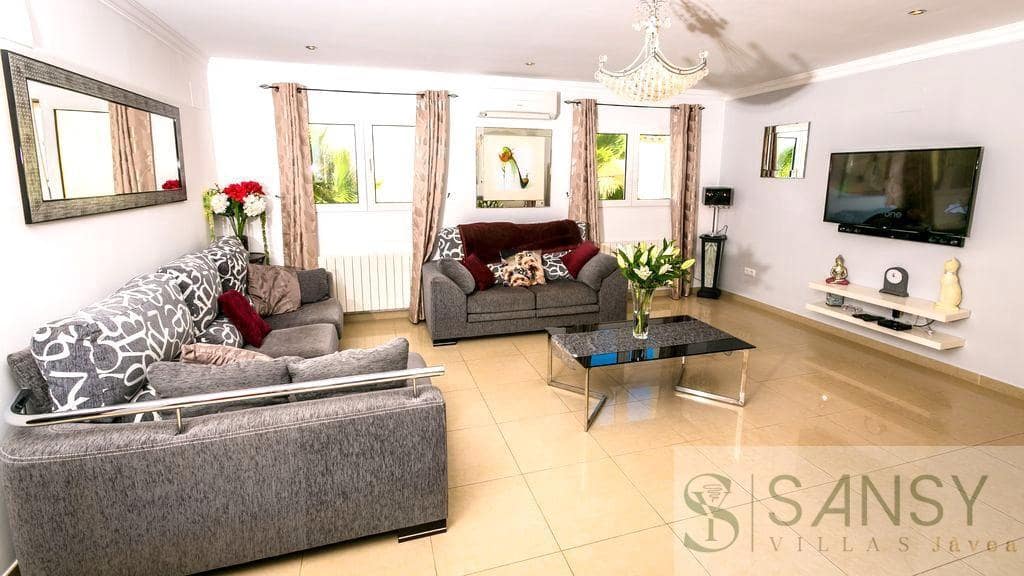 5 soveværelse Villa til salg i Javea / Xabia med swimmingpool - € 750.000 (Ref: 9371518)