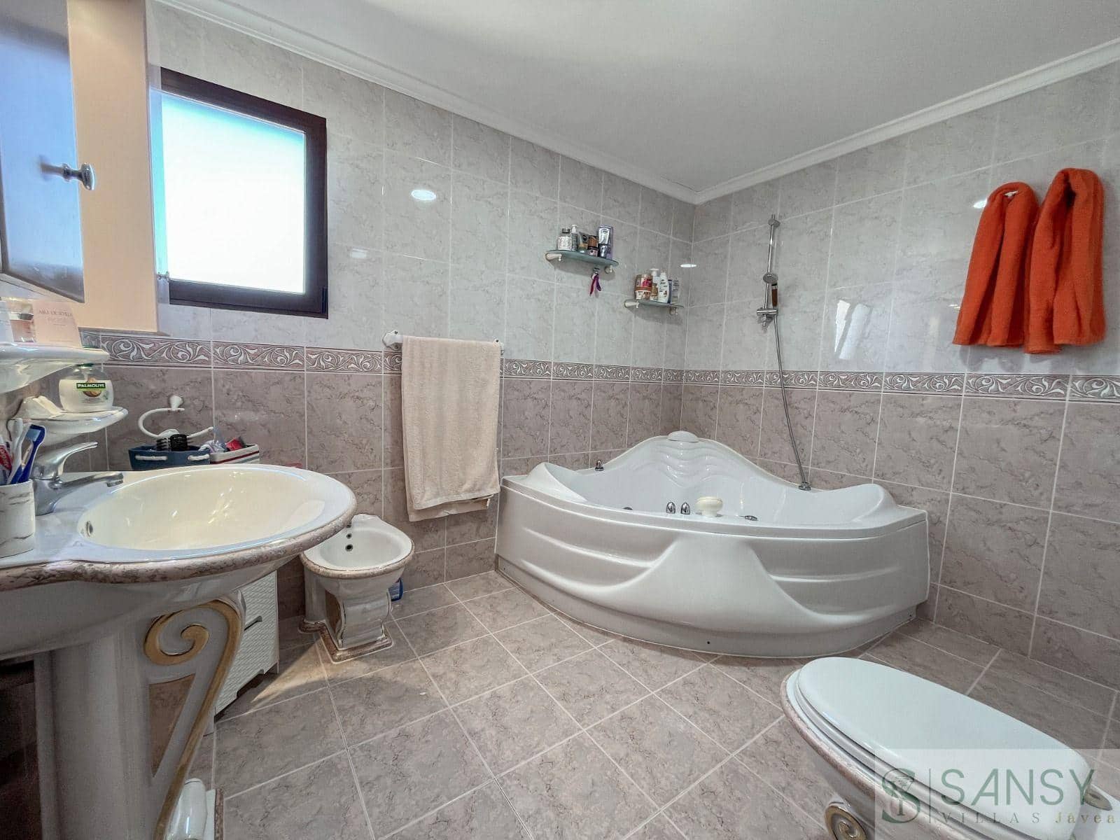 6 bedroom Restaurant/Bar for sale in Denia - € 850,000 (Ref: 9382044)