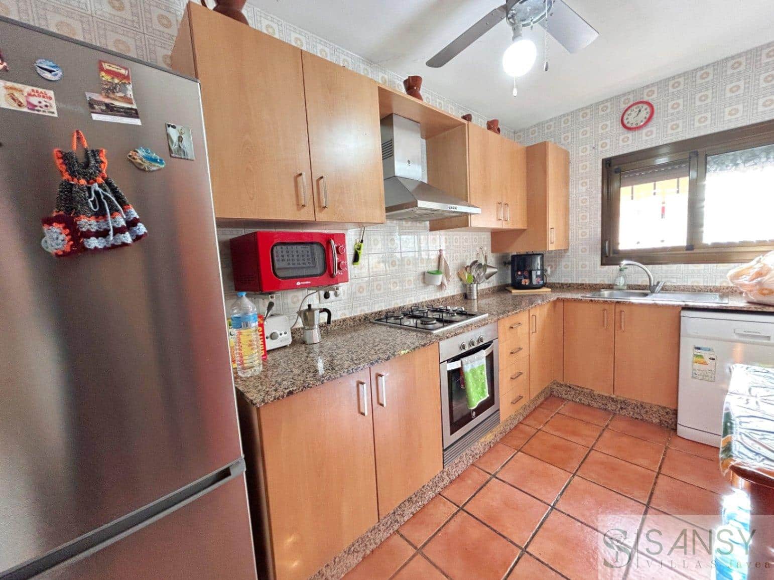 2 bedroom Townhouse for sale in Denia with garage - € 250,000 (Ref: 9382045)