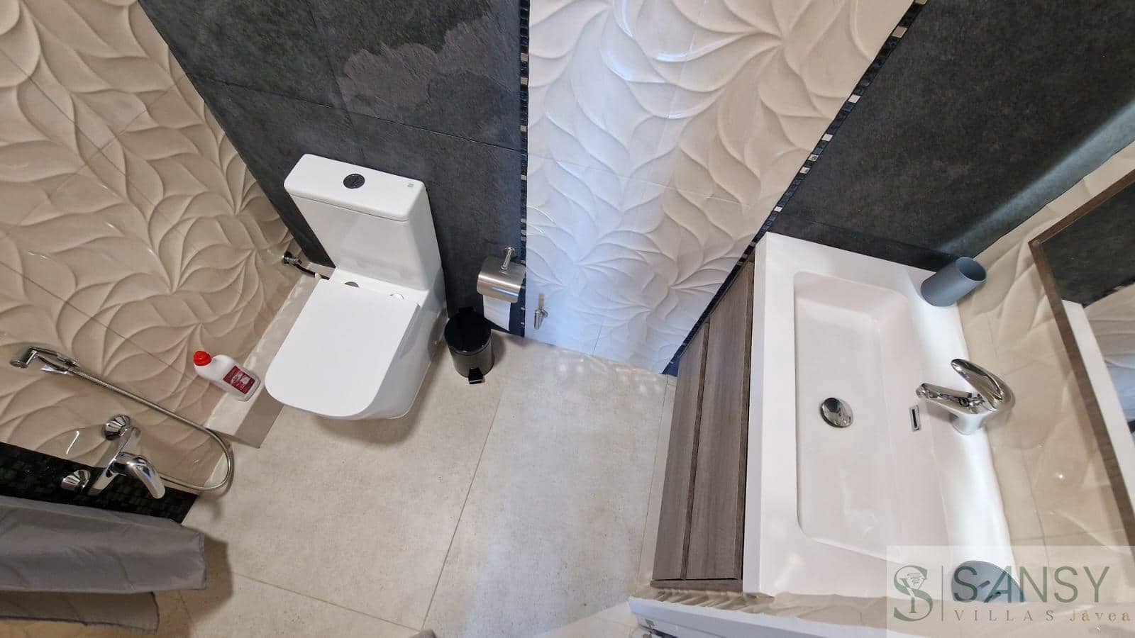 4 bedroom Villa for sale in Cumbre del Sol with pool - € 730,000 (Ref: 9400287)