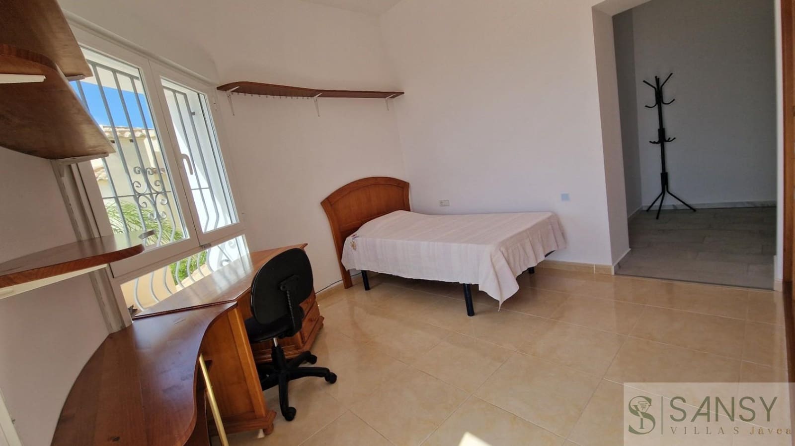 4 bedroom Villa for sale in Cumbre del Sol with pool - € 730,000 (Ref: 9400287)