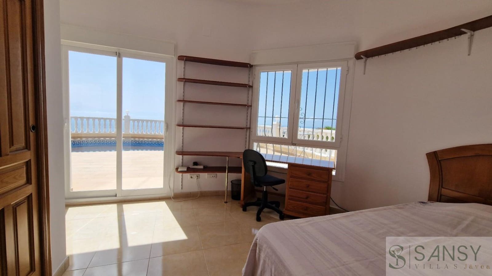 4 bedroom Villa for sale in Cumbre del Sol with pool - € 730,000 (Ref: 9400287)