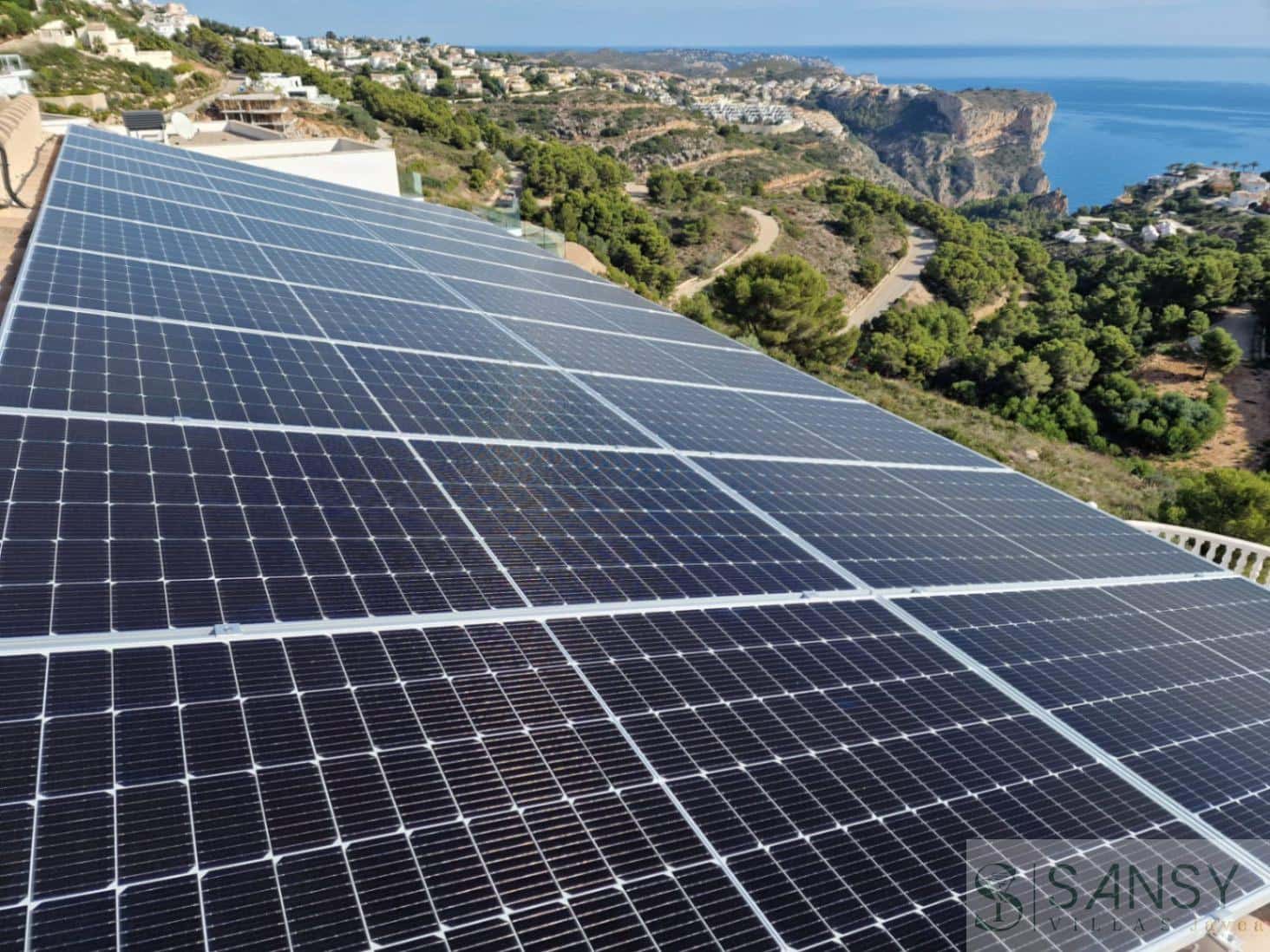 4 bedroom Villa for sale in Cumbre del Sol with pool - € 730,000 (Ref: 9400287)