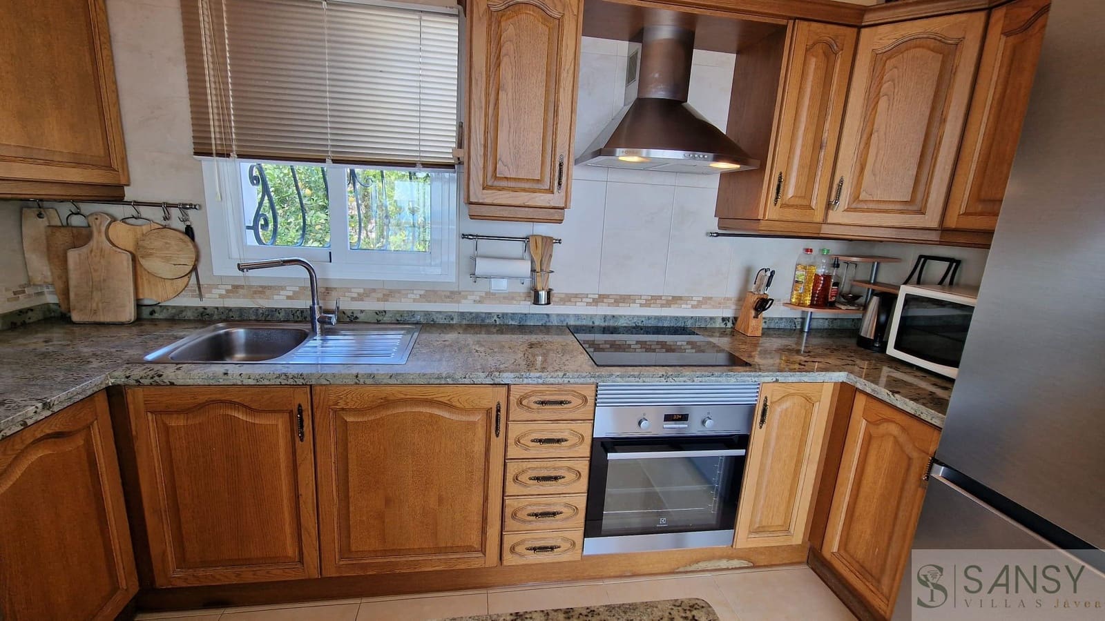 4 bedroom Villa for sale in Cumbre del Sol with pool - € 730,000 (Ref: 9400287)