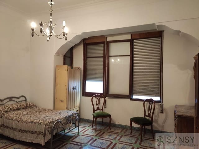 5 bedroom Townhouse for sale in Pedreguer with garage - € 340,000 (Ref: 9400288)