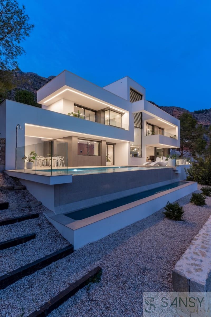 3 bedroom Villa for sale in Altea with pool - € 2,257,500 (Ref: 9406053)