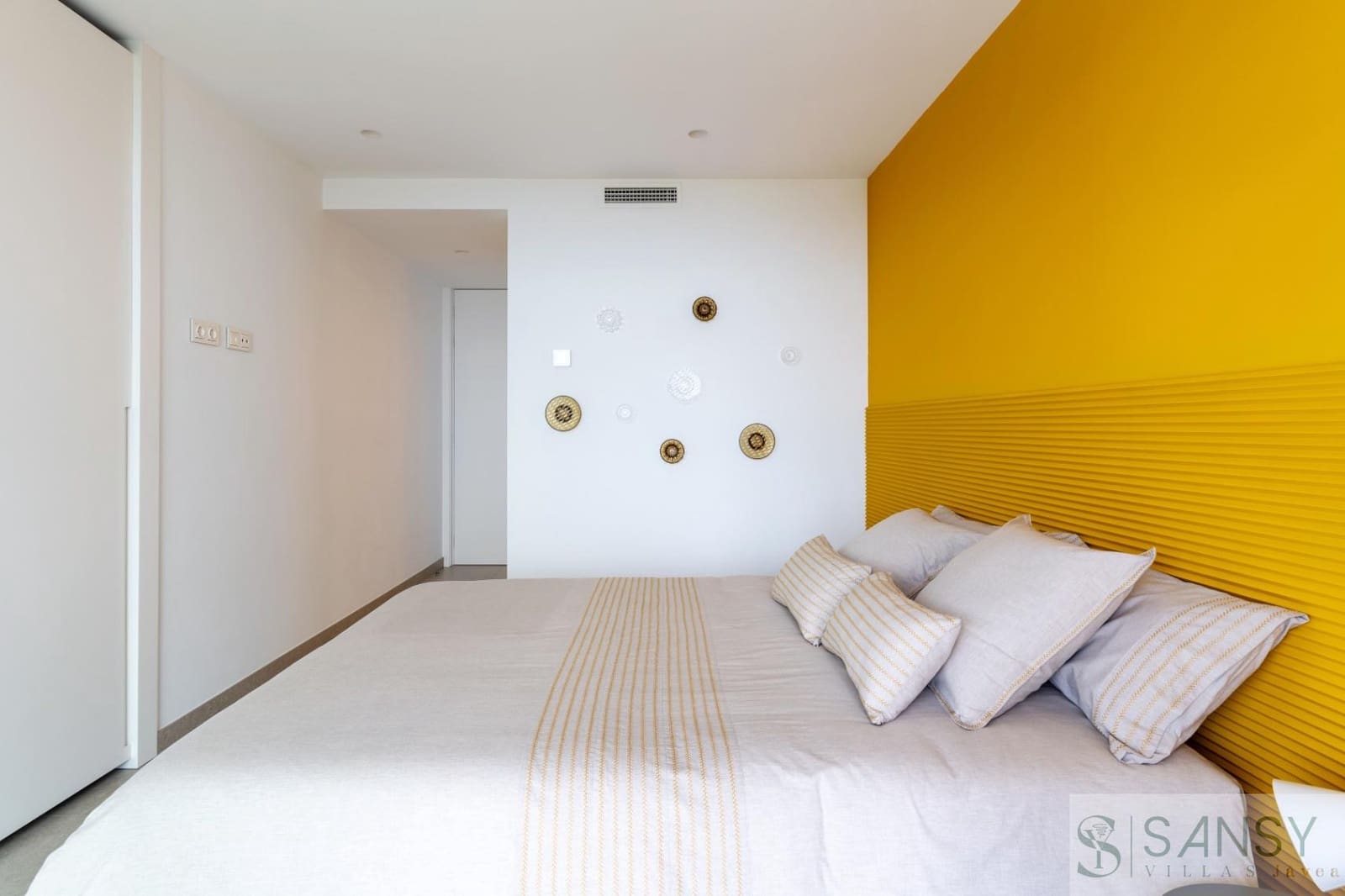 3 bedroom Villa for sale in Altea with pool - € 2,257,500 (Ref: 9406053)