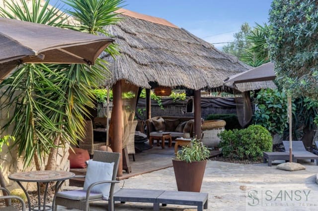 4 bedroom Villa for sale in Centro ciudad, Javea / Xàbia with pool garage - € 895,000 (Ref: 9419064)