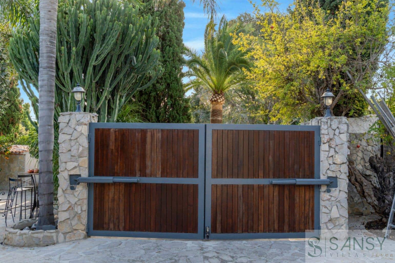 4 Zimmer Villa zu verkaufen in Javea / Xabia mit Pool Garage - 895.000 € (Ref: 9419064)