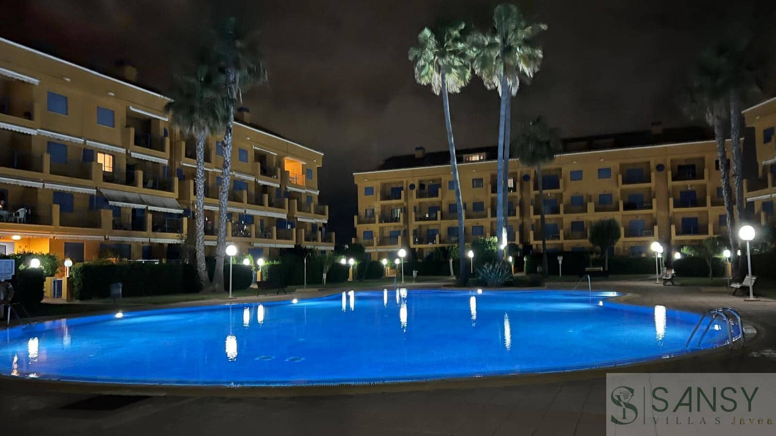 4 slaapkamer Flat te koop in Denia met zwembad garage - € 580.000 (Ref: 9419068)