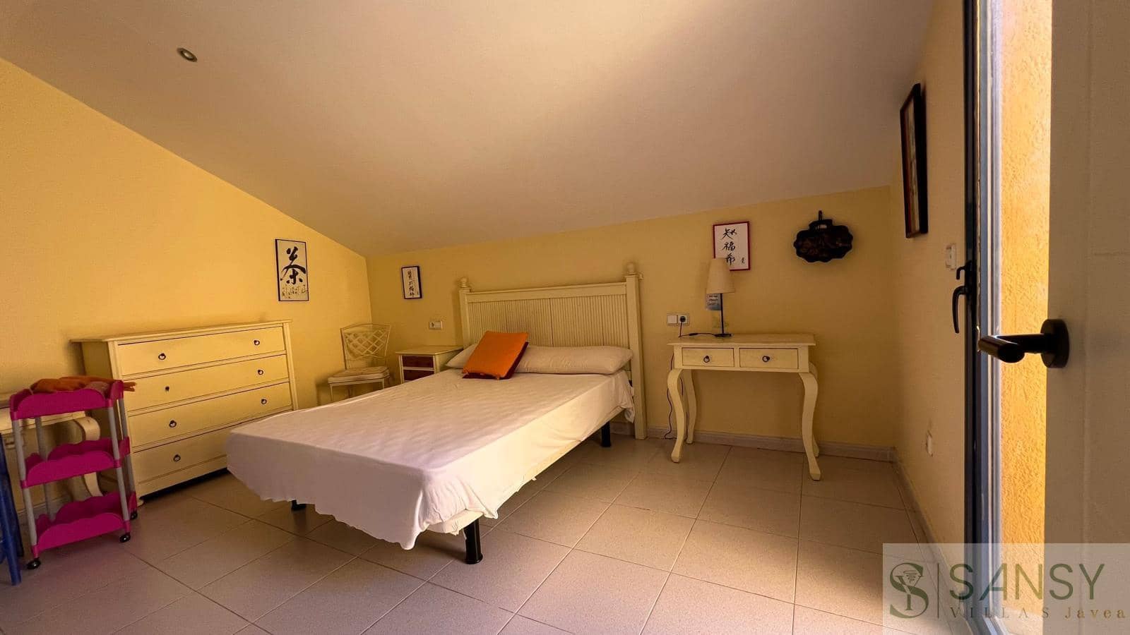 4 slaapkamer Flat te koop in Denia met zwembad garage - € 580.000 (Ref: 9419068)