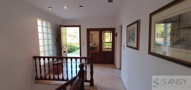 4 chambre Villa/Maison à vendre à Oliva avec piscine garage - 620 000 € (Ref: 9451654)