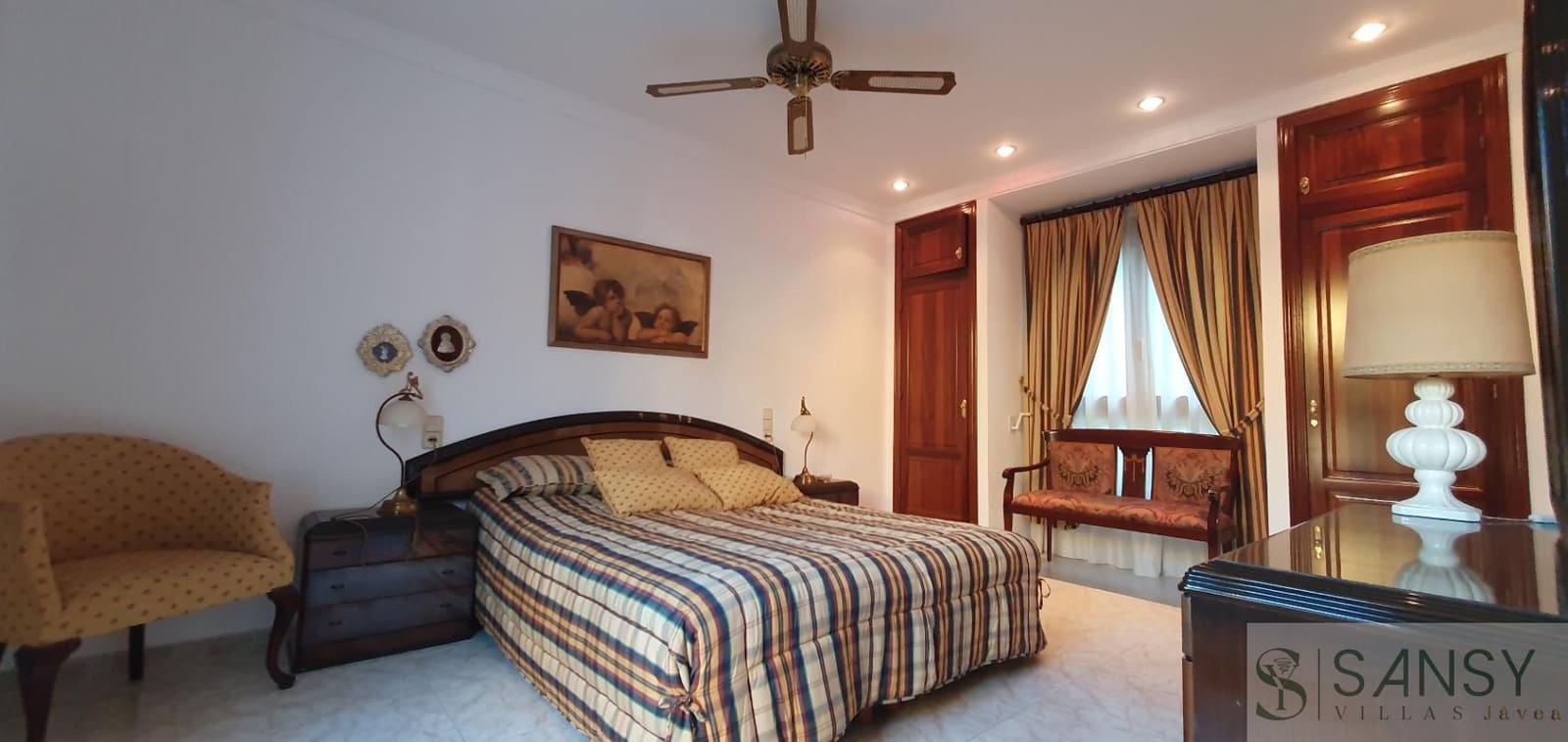 4 chambre Villa/Maison à vendre à Oliva avec piscine garage - 620 000 € (Ref: 9451654)