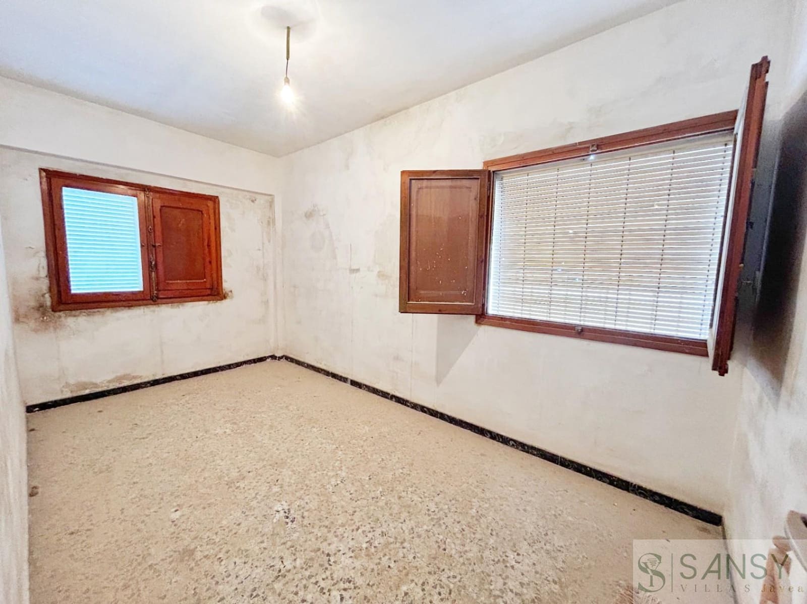 7 makuuhuone Omakotitalo myytävänä paikassa Benissa mukana 
autotalli - 320 000 € (Ref: 9451731)