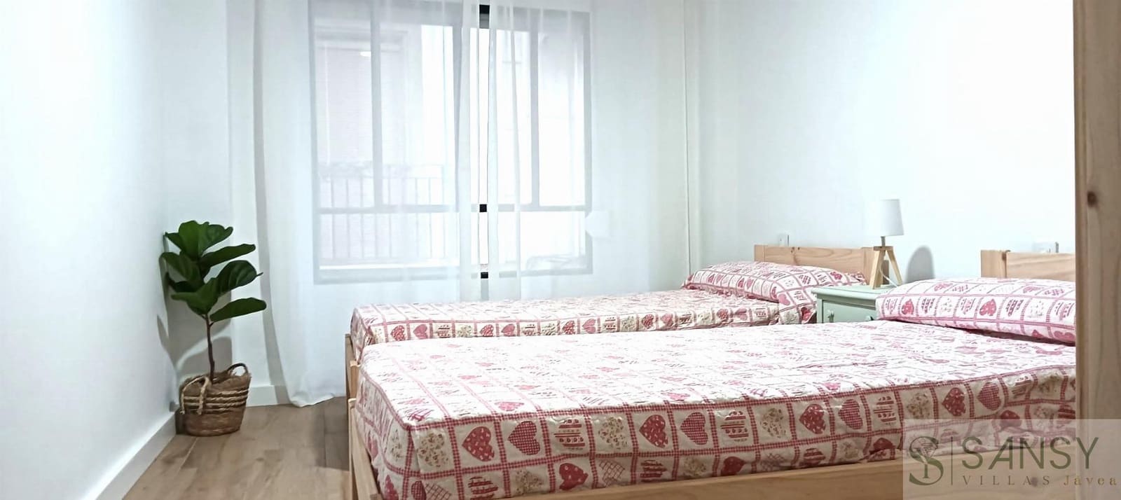 Casa de 4 habitaciones en Pego en venta - 160.000 € (Ref: 9460855)