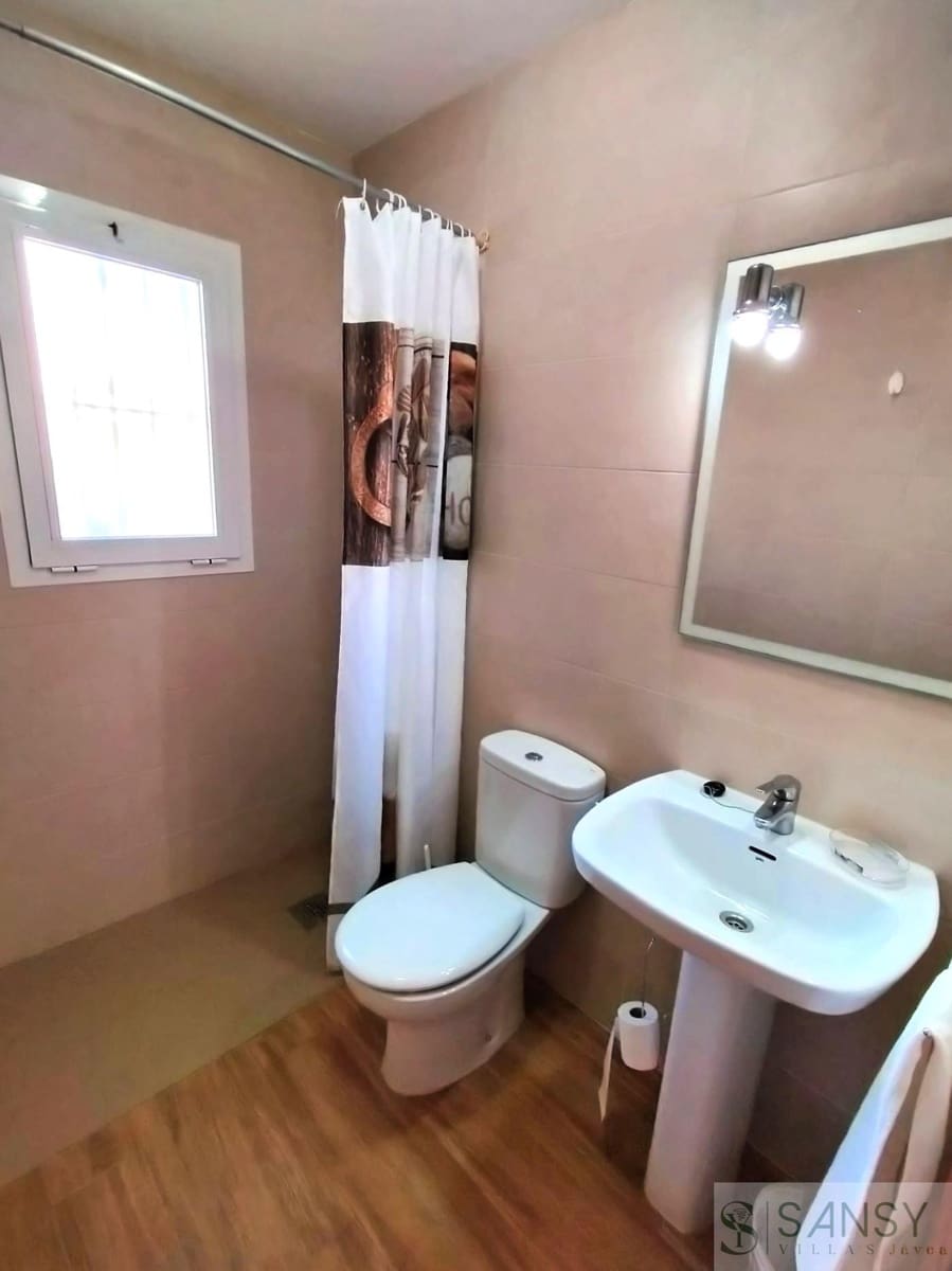 4 soveværelse Villa til leje i Pinosol med swimmingpool garage - € 2.500 (Ref: 9488022)