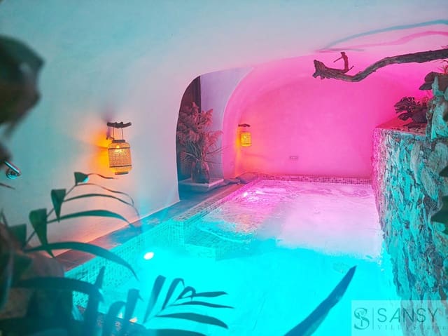 Hotel de 8 habitaciones en Vall de Gallinera en venta con piscina - 799.000 € (Ref: 9488029)