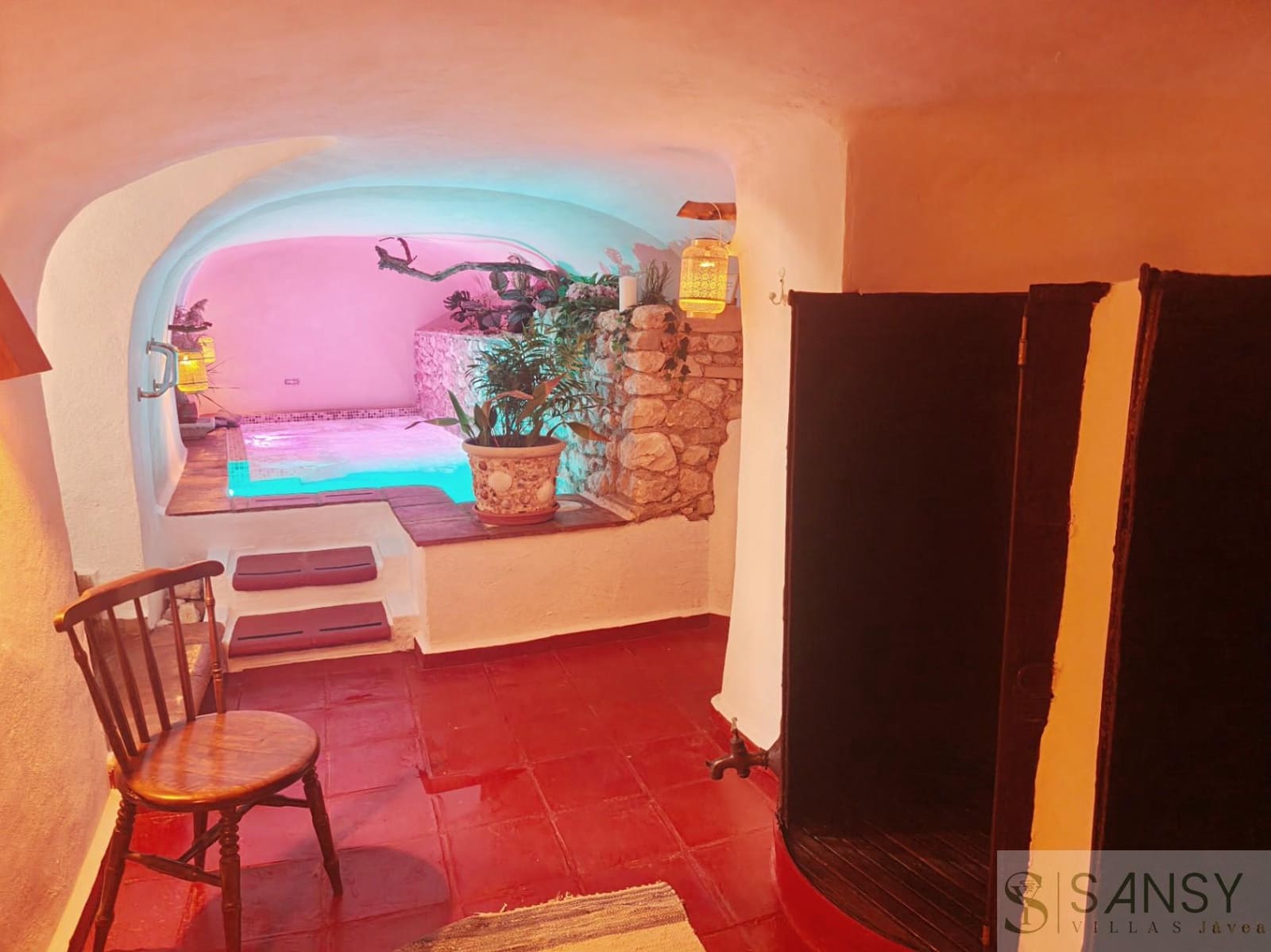 8 bedroom Hotel for sale in Vall de Gallinera with pool - € 799,000 (Ref: 9488029)