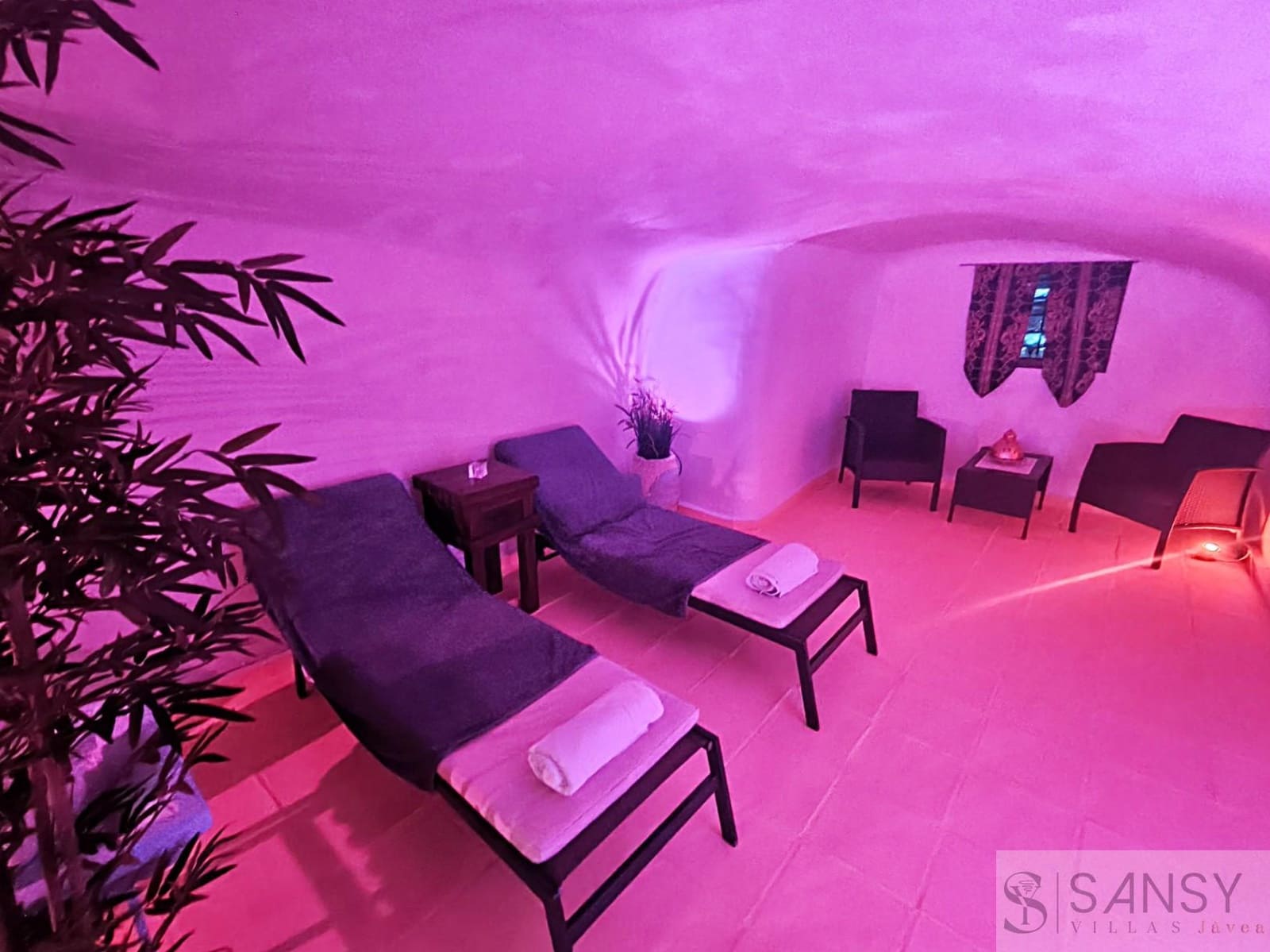 8 bedroom Hotel for sale in Vall de Gallinera with pool - € 799,000 (Ref: 9488029)